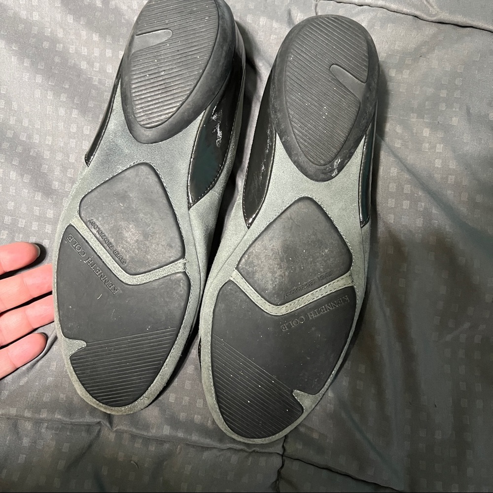 Kenneth Cole Run Away Gray Suede Patent Heel Cap Toe Flats size 8.5 - Picture 4 of 11
